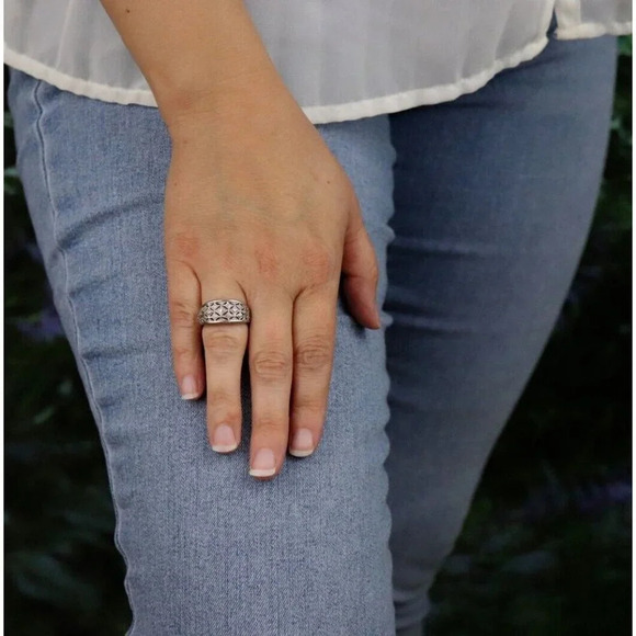 10k White Gold Diamond Dome Band Ring Size 6 - Picture 5 of 7